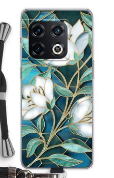 Blå blommor i färgat glas