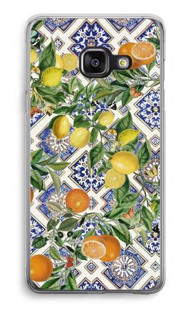 Blue tiles, lemons and oranges