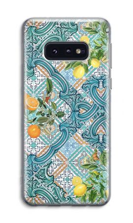 Blue tiles, lemons and oranges