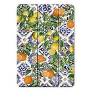 Blue tiles, lemons and oranges