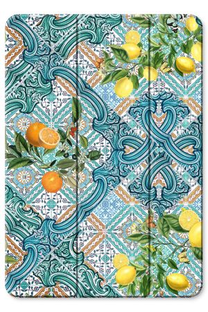 Blue tiles, lemons and oranges