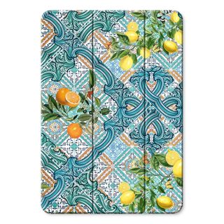 Blue tiles, lemons and oranges