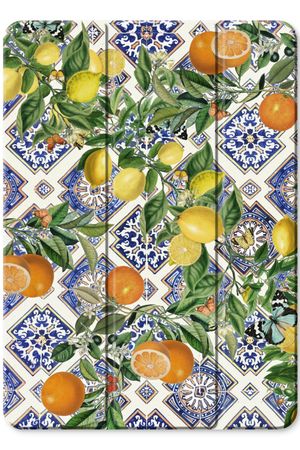 Blue tiles, lemons and oranges