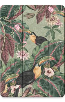 Tropical jungle toucan