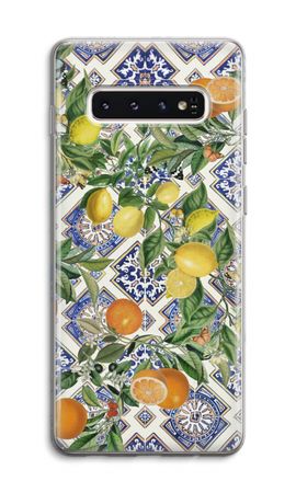 Blue tiles, lemons and oranges